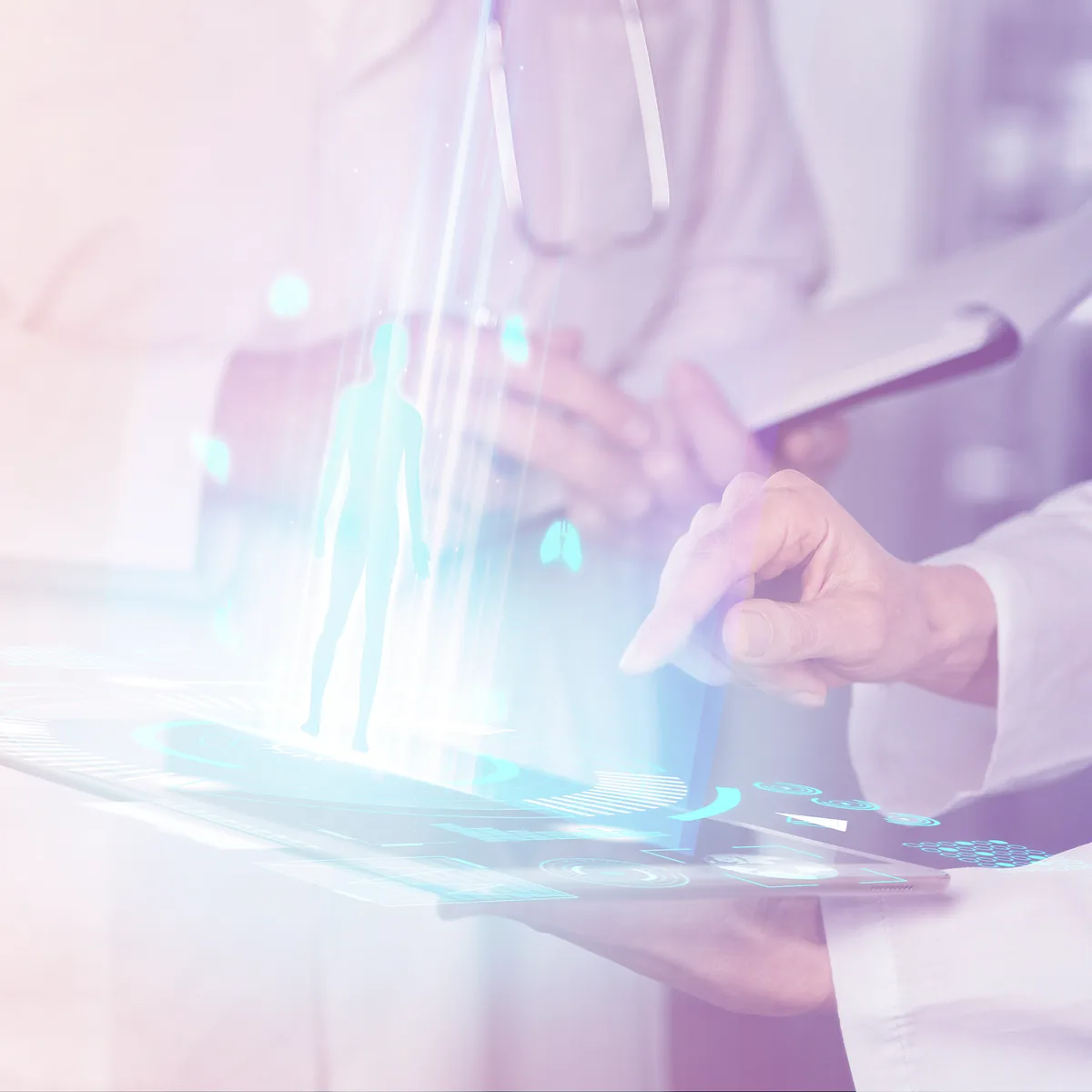 Une professionnelle de santé en blouse blanche analyse des données médicales sur une tablette